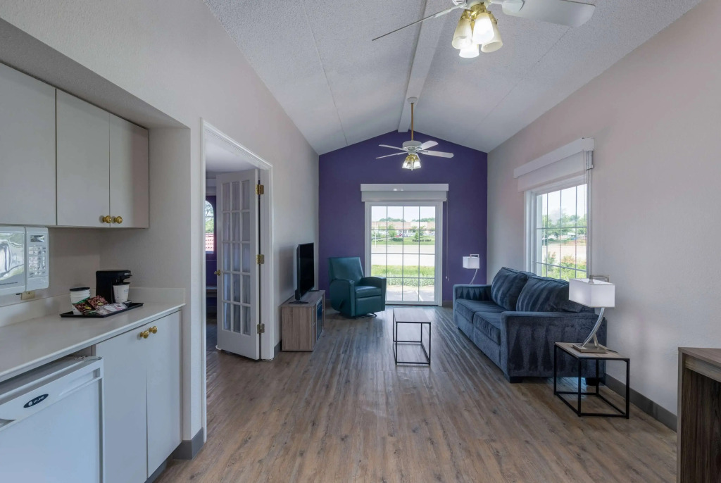 La Quinta Inn by Wyndham Kansas City Lenexa