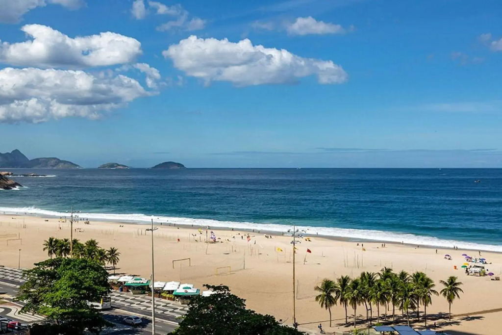 Studio moderno e de luxo com vista mar para 4 pessoas em Copa!