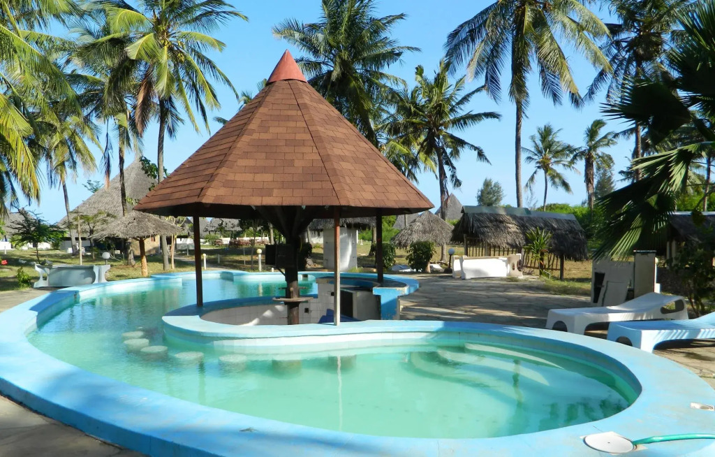 Sai Eden Roc Hotel