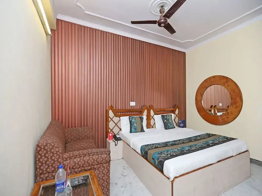 OYO Flagship 9554 Hotel Grand Plaza