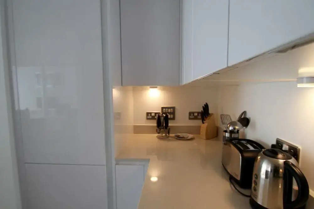 Lincoln Plaza One-Bedroom Apartments