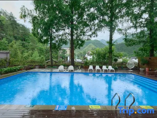 Floral Hotel · City of Sky Hotel