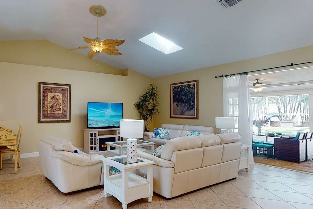 Sarasota Bay Pool Home