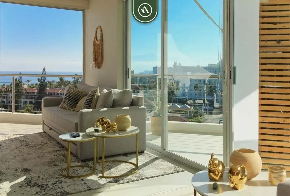 Ocean View 2BR Condo - Private Terrace - Beach