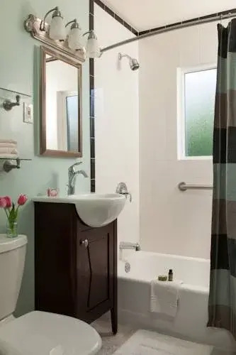 Chambered Nautilus Bed and Breakfast Inn