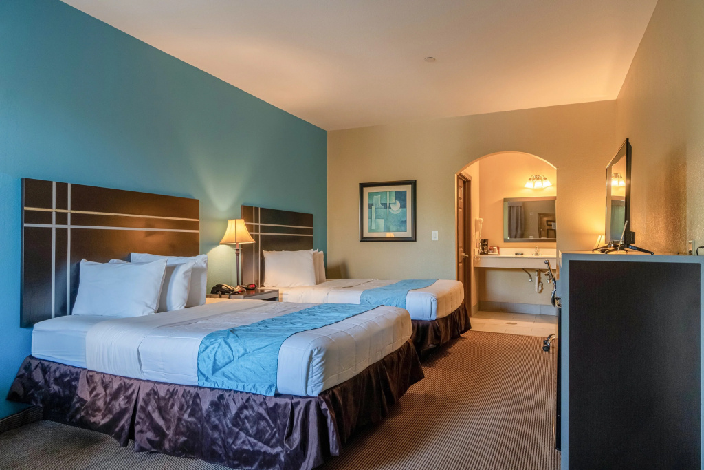 Moulton Inn & Suites By OYO Near Shiner TX
