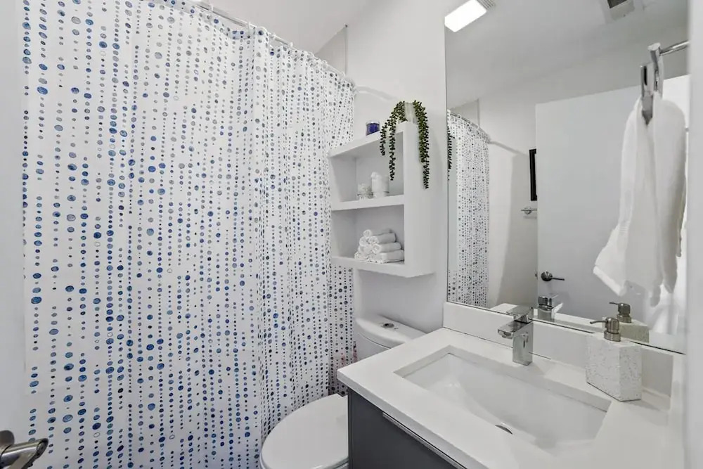 4 Bedroom Condo in Ukranian