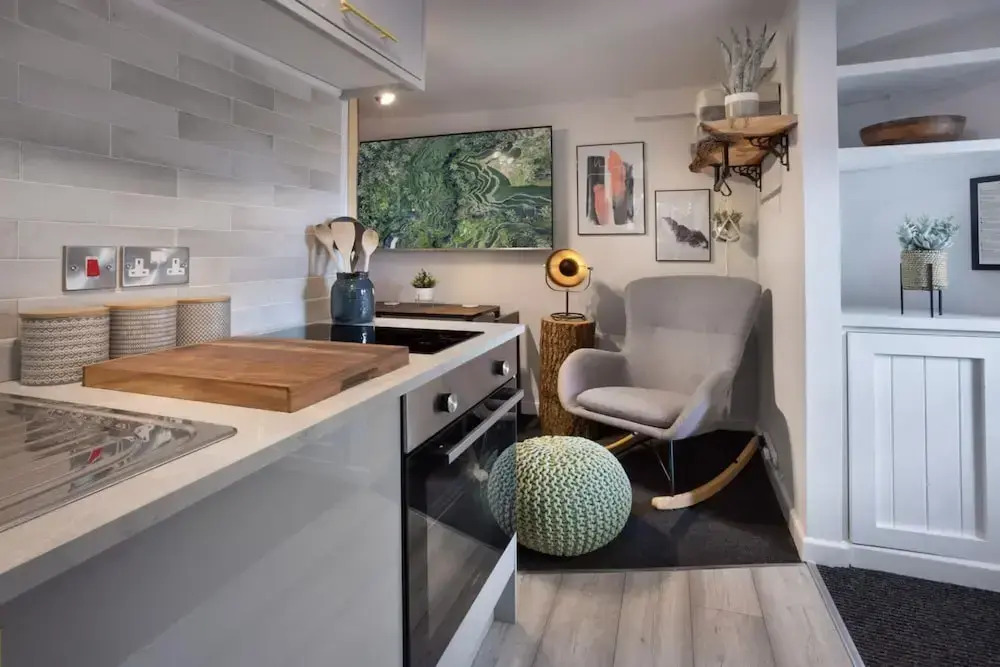 Eden Escape - Comfy Apartment Quiet Neighbourhood