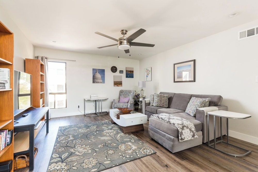 Scottsdale - 4950 N Miller Rd, Unit 230