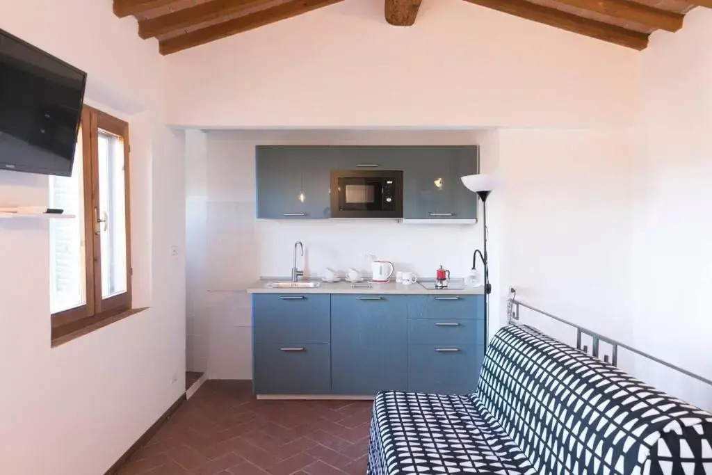 ALTIDO Apt for 6 with Lovely views 3 mins to Corso Italia
