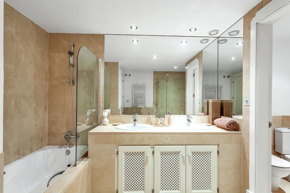 YOLO Spaces - Sotogrande Marina Luxury Apartment