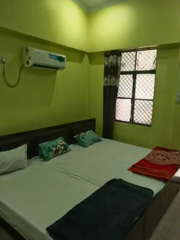 OYO Shri Veni Madhav Hotel