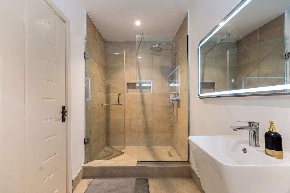 Aima Apartments