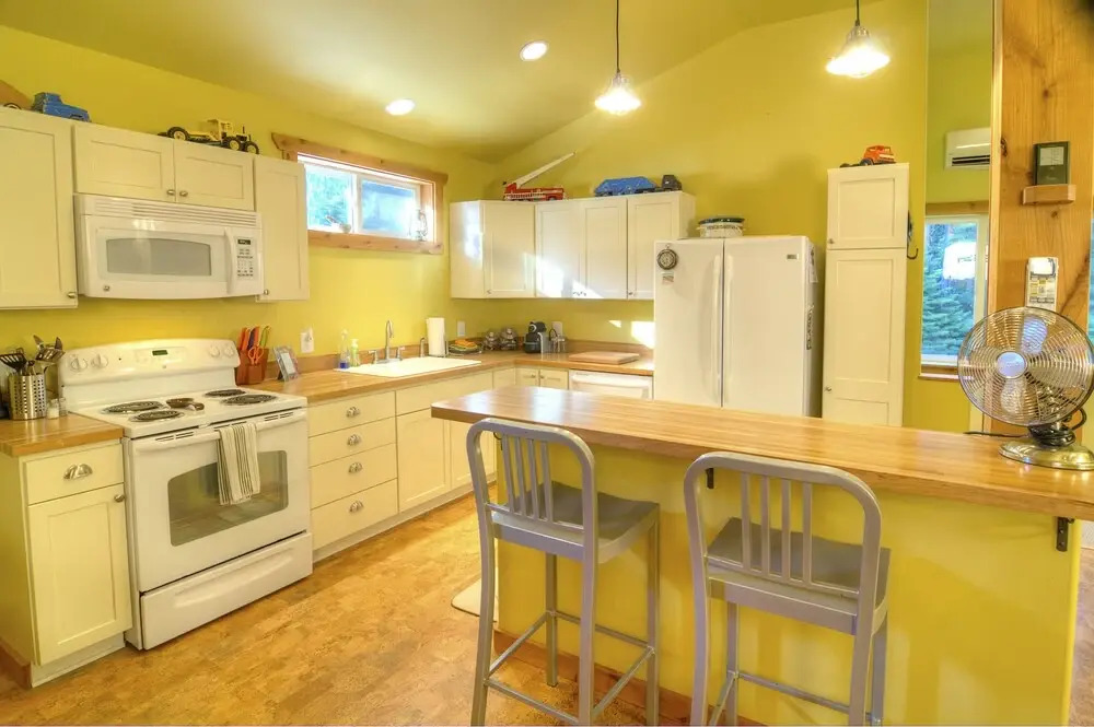 Fish Lake Loft - One Bedroom Cabin with Hot Tub