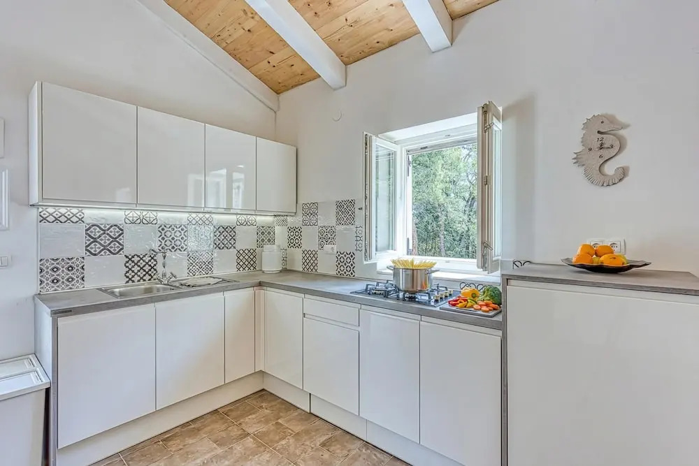Eco House Casa Grigia Zabodarski Beach - Happy Rentals