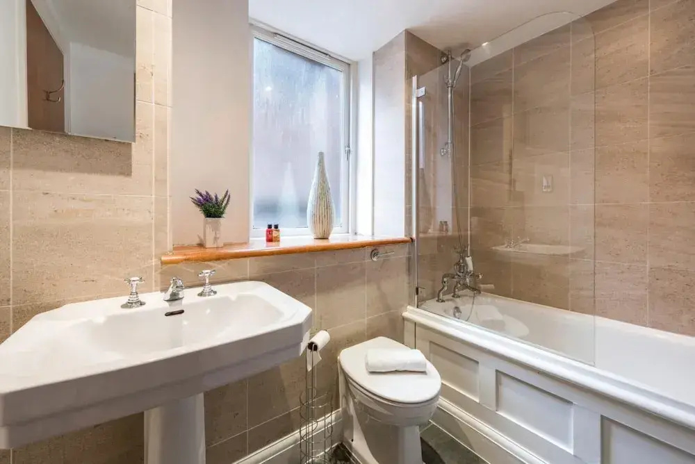 2-bedroom Spacious Apartment in the Heart of Covent Garden, London