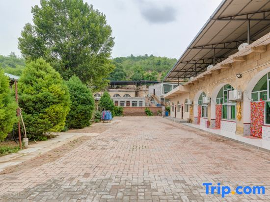 Yan'an Xinyuan Cave Homestay