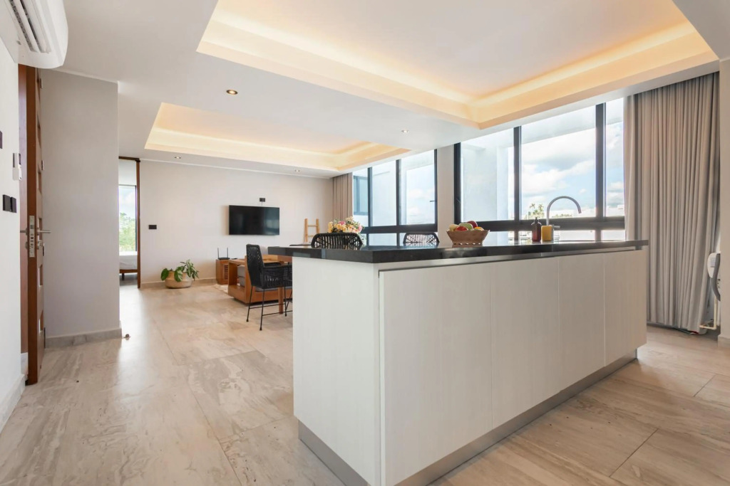 "TOH HOUSE " LUXURY APARTMENTS Near 5tv Av