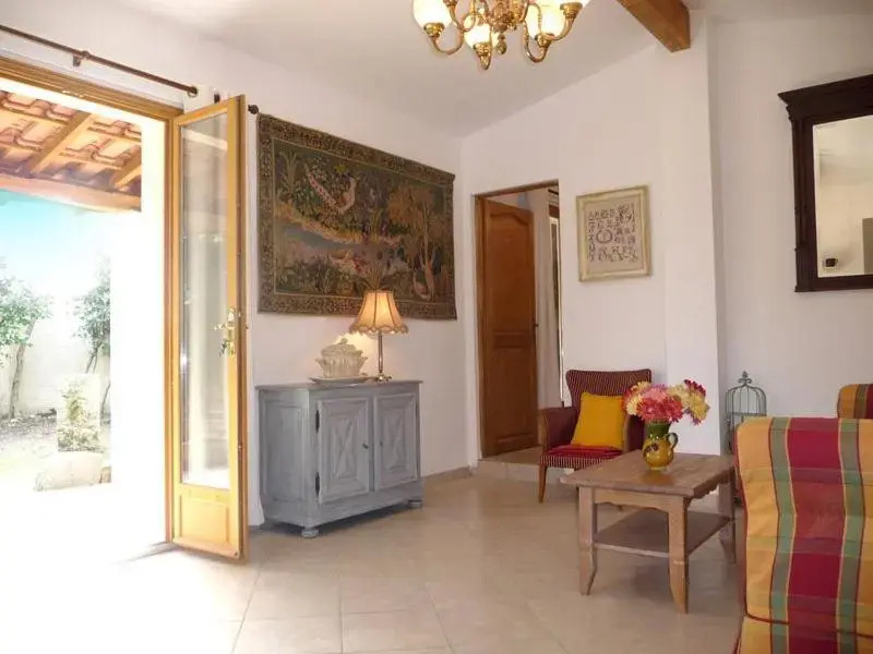 Villa with pool in Provence -Villa Romantique sleeps up to 12 4 in optional gite