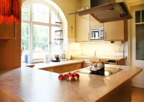 Strandvilla Hubertus Boltenhagen - Ferienwohnungen Apartment mit Parkplatz WLAN Küche Garten Grillplatz Waldbaden