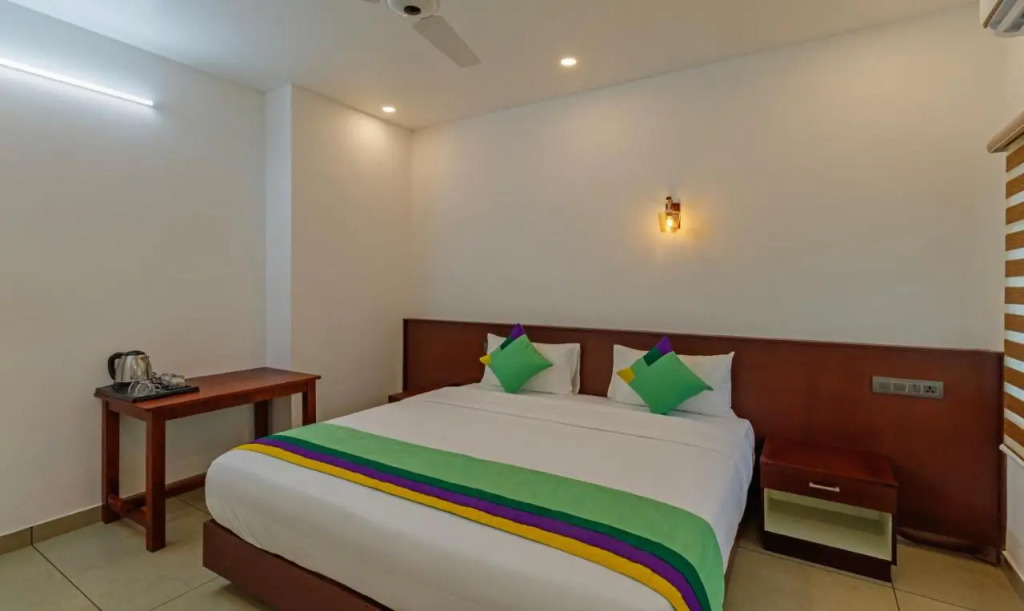 Treebo Amigos Residency - 500M From Cochin Airport