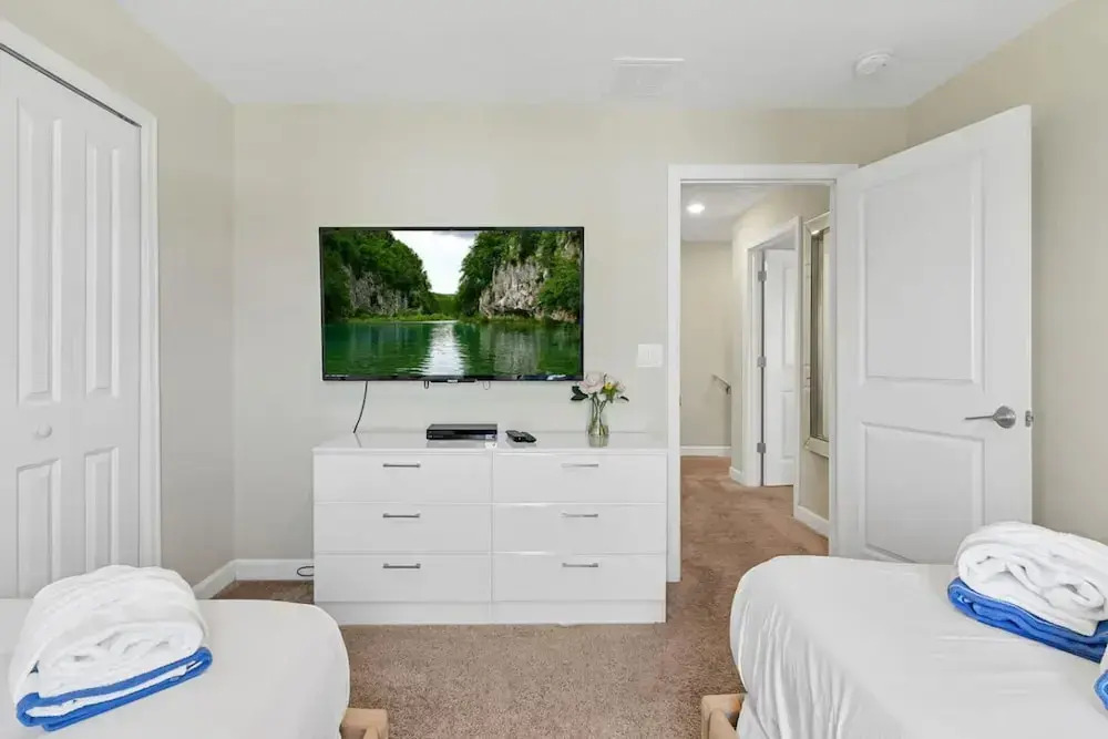 Your 5bdr House w Pool - 4959