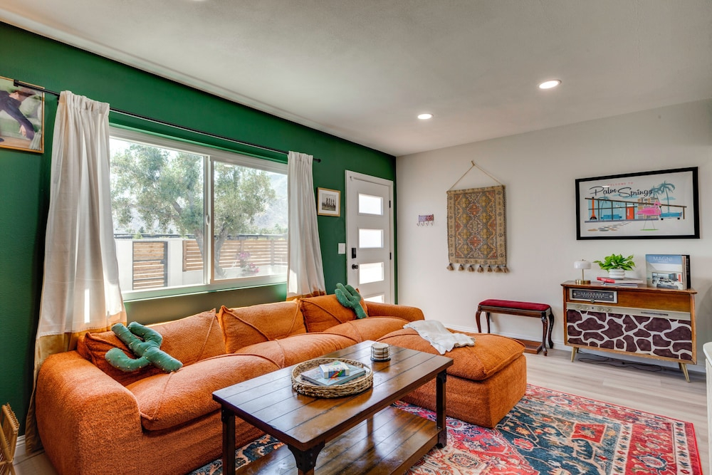 Yard Games, Outdoor Kitchen: Palm Springs Retreat!