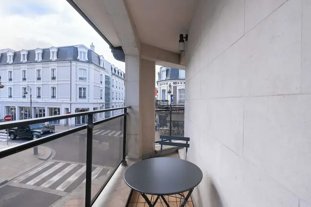 Luxurious Apartment With Parking Place Morny