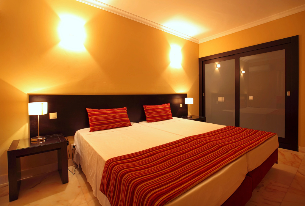 Topazio Vibe Beach Hotel & Apartments