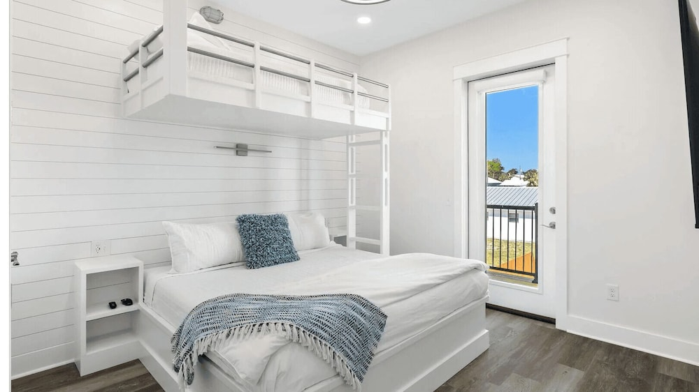 Wanderlust by Avantstay Walk to Beach + Pool New Construction