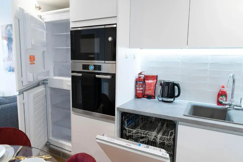 CALIBER STAYS Apartments & Homes - The Nemesis Suite- Two Bedroom Serviced Apartment - City Centre