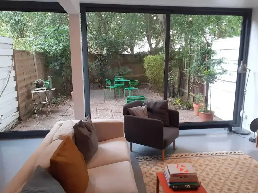 3 bed Apartment With Garden in Zone one se1