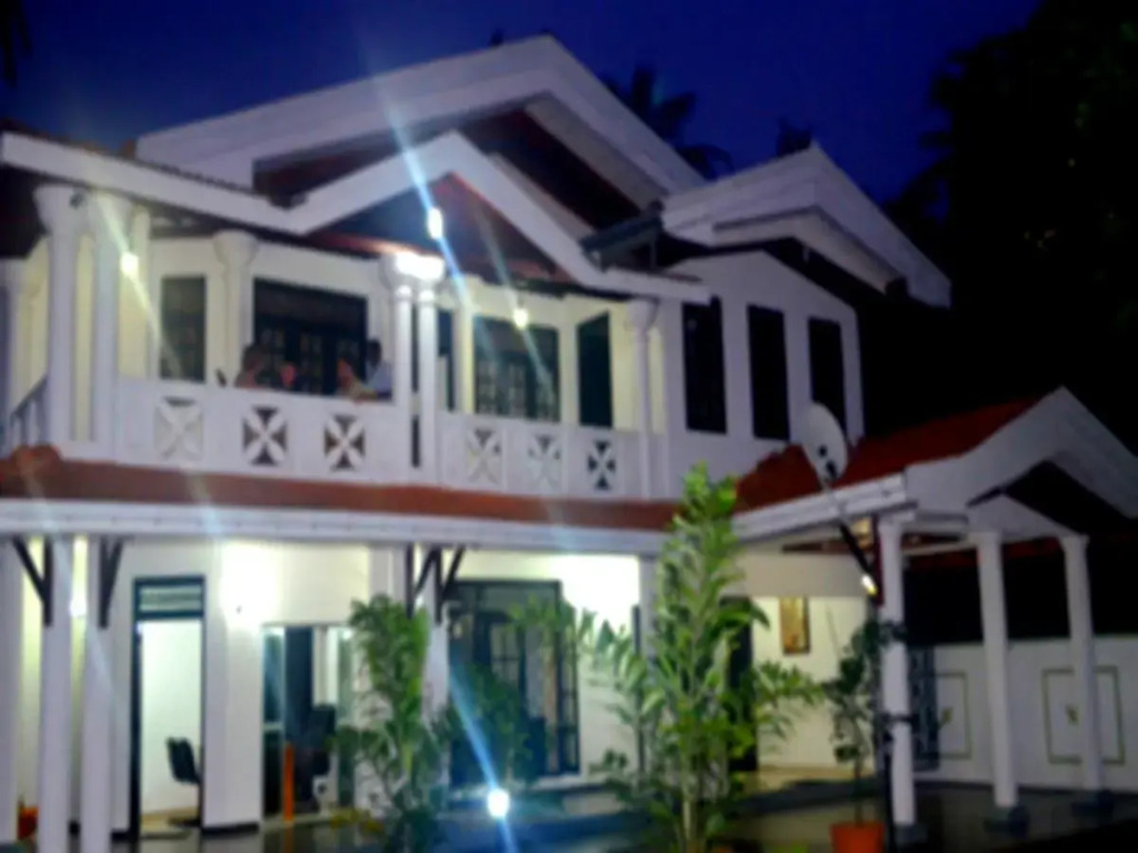 Annes Airport Transit Villa & Hotel