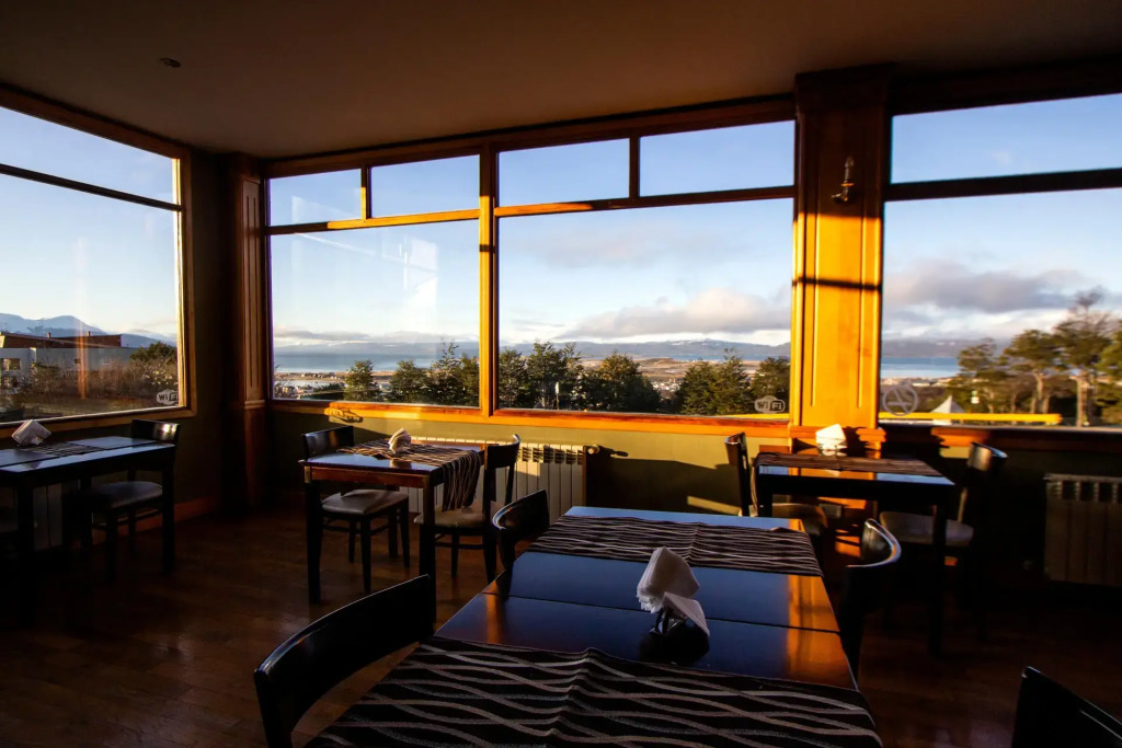 Altos Ushuaia Hotel & Resto