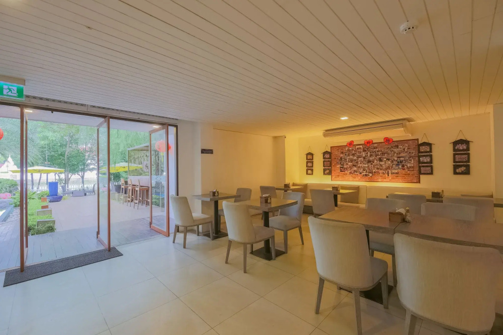 B2 Riverside Premier Resort