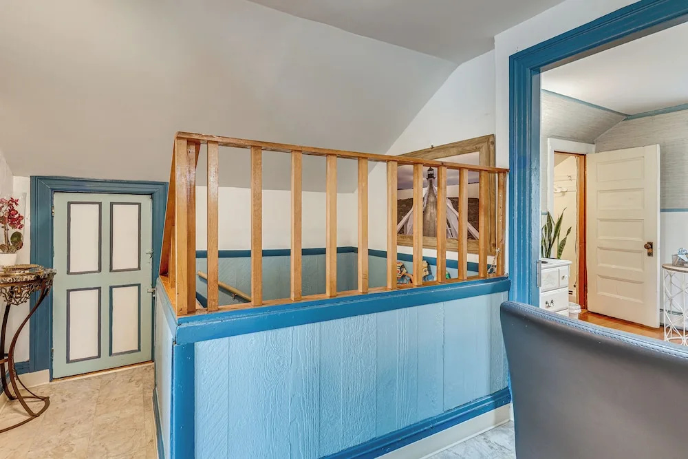 nanas Tiny Flat East Side Charmer Near Brown