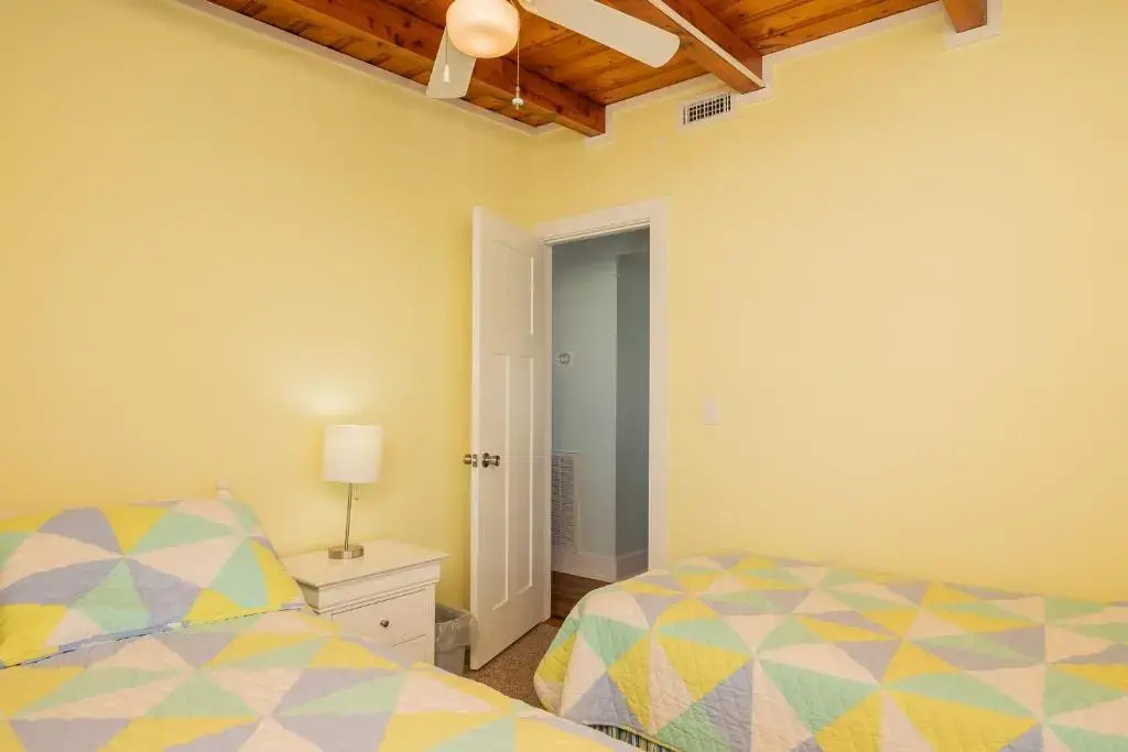 Chillax Inn by Oak Island Accommodations