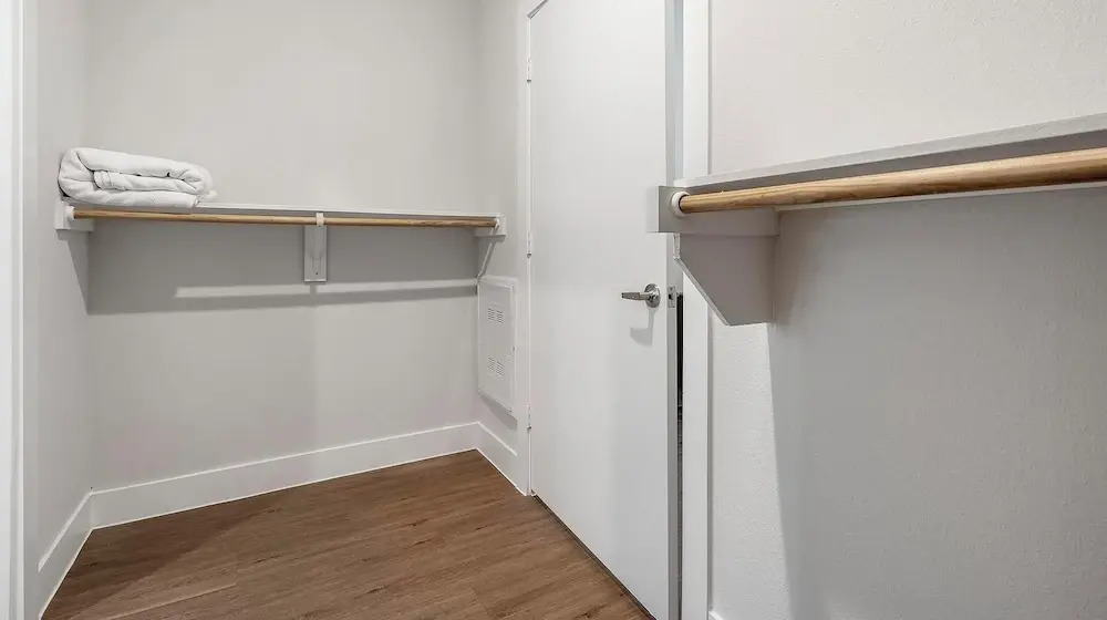 Landing Apartments near Navarro ISD