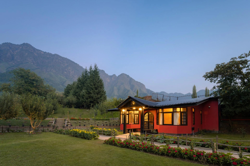 The Red Cottage at Zaznar
