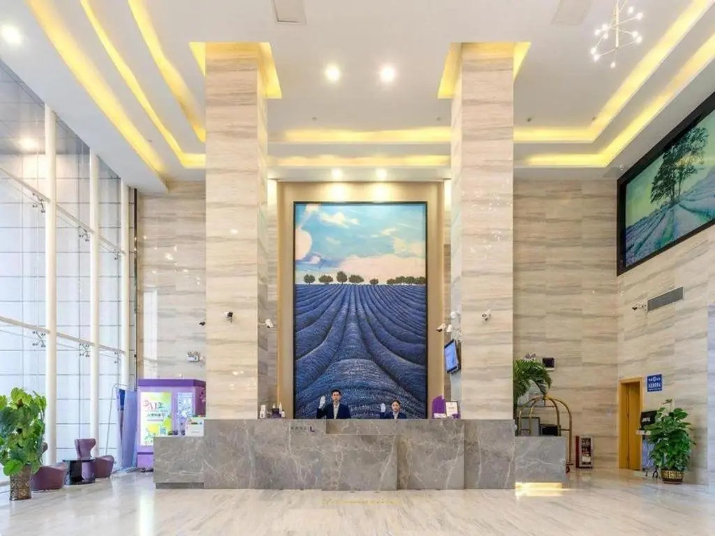 Lavande Hotel JHWG Metro Station