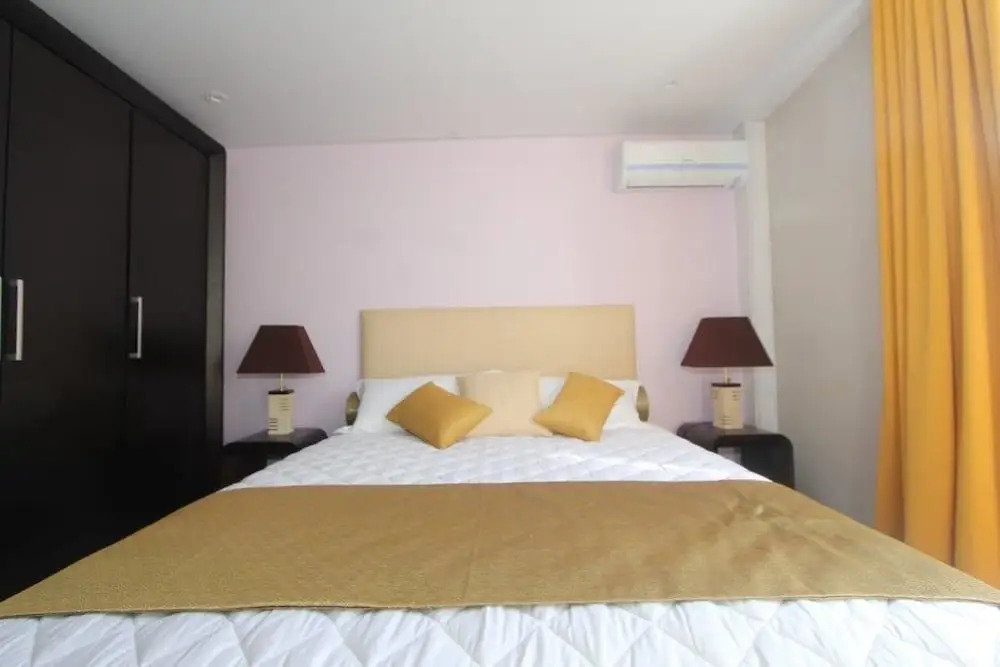 Blue Ocean Suites & Apartments