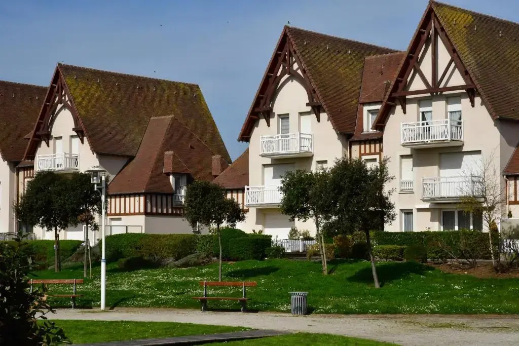 Triplex Avec Jardinet - Wifi - a 400m de la Plage