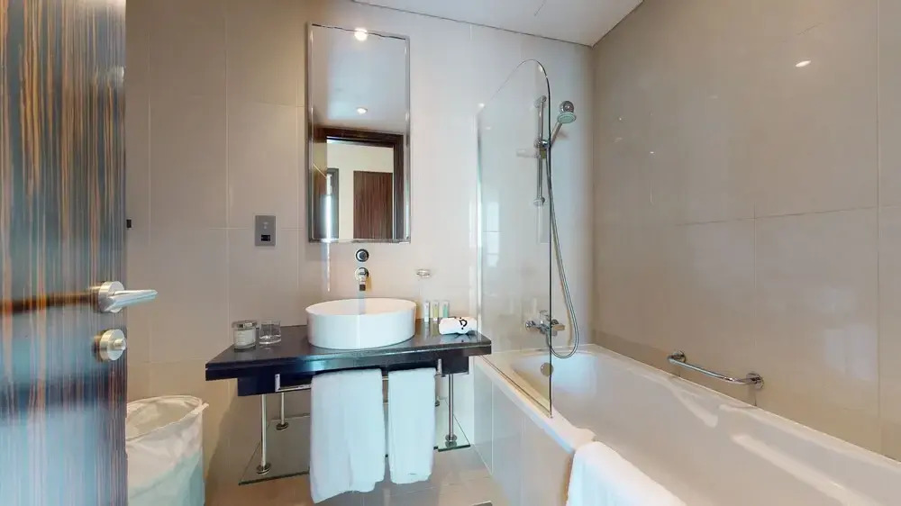 Royal Club By RVHR, Bonnington Residential Tower - JLT