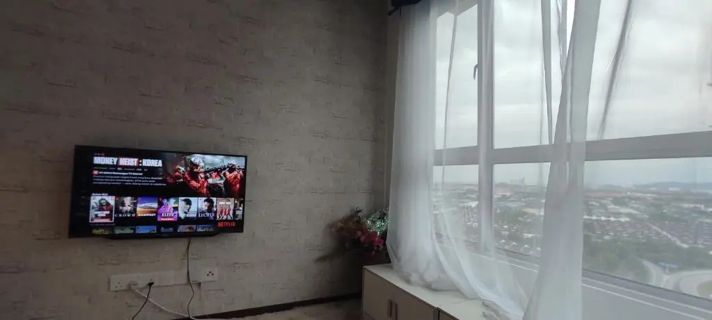 Bukit Rimau Instagrammable 2 Bedroom Apartment With Pool View up to 5 PAX