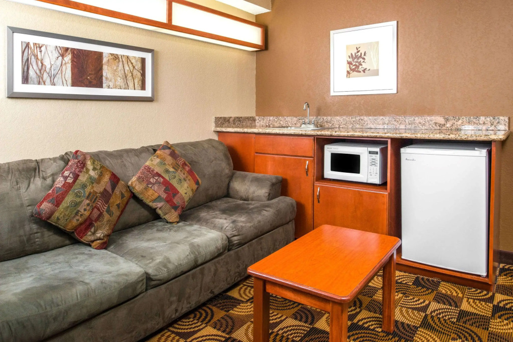 Microtel Inn & Suites Lincoln