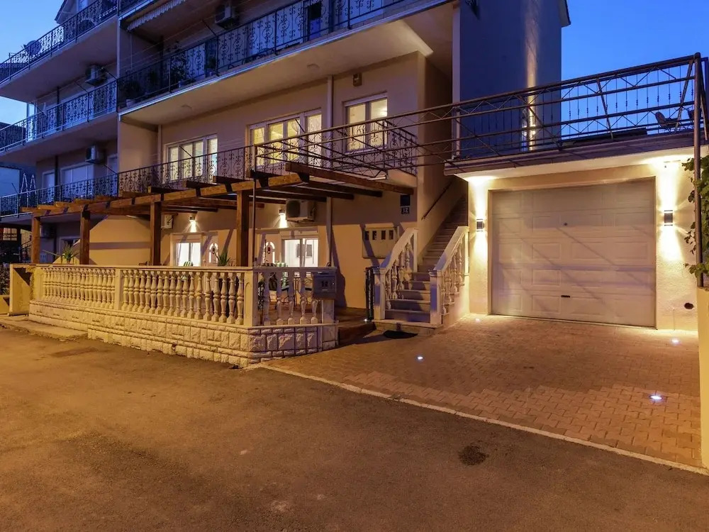 Modern Holiday Home at Podstrana with Hot Tub & Sauna