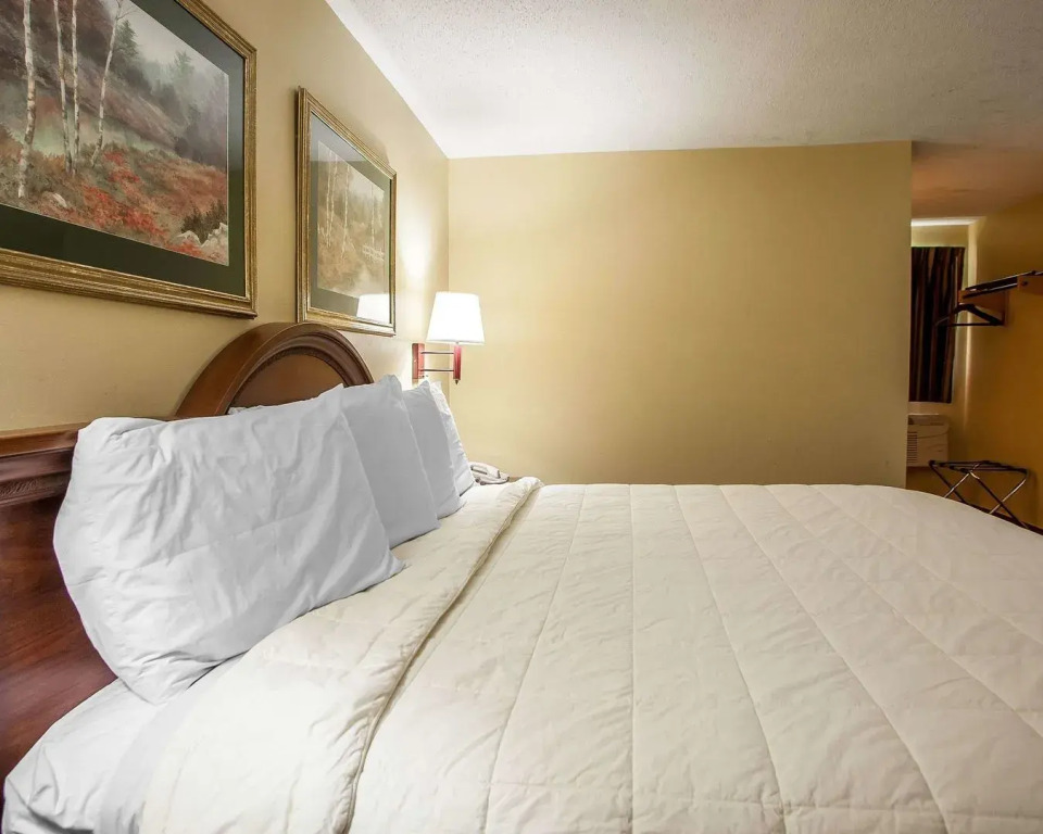 Econo Lodge Newton