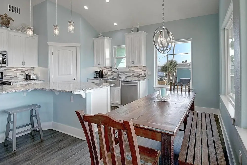 The Beach House 3 Bedroom Home by Redawning