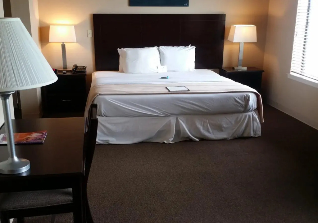 Ambassador Inn & Suites