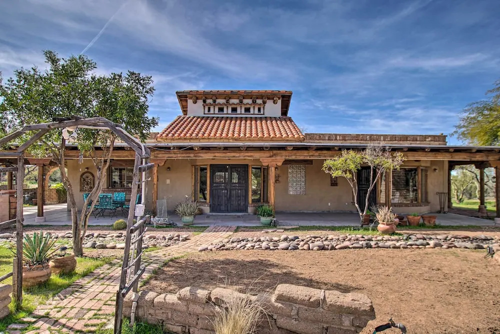 Pet-friendly Cave Creek Villa w/ Backyard Oasis!